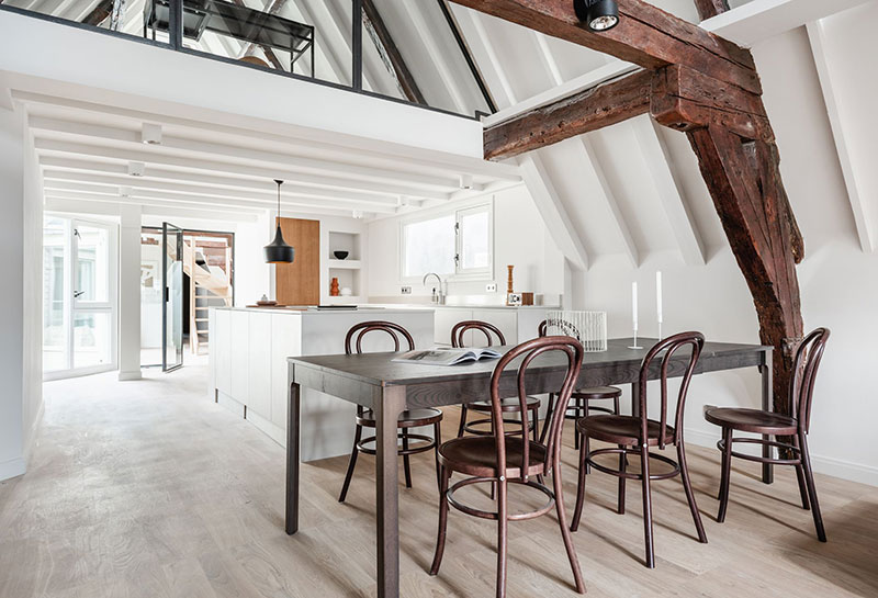 This stylish and beautiful DS Limited apartment in Amsterdam creates a unique environment that fosters sound decision-making through several key aspects.  Firstly, its architecture and design promote tranquility and focus. The open spaces and thoughtfully curated interior details cultivate an atmosphere that inspires deep reflection and creative thinking. This is crucial when one needs to make serious decisions that require mental clarity and a creative approach.  Secondly, the harmony between aesthetics and functionality creates conditions for comfortable and productive living. Every element of the interior—from the furniture to the lighting—is selected with the residents' needs and preferences in mind, allowing them to concentrate on tasks without distractions.  Moreover, the large windows that offer picturesque views of the city provide an opportunity to step beyond one’s thoughts and draw inspiration from the surrounding world. This helps to broaden perspectives and discover new, unexpected solutions in challenging situations.  The apartment also serves as a meeting place for colleagues and like-minded individuals, facilitating the exchange of opinions and ideas. The open atmosphere encourages constructive discussions and collaborative problem-solving, which is an essential part of making informed and balanced decisions.  Ultimately, the stylish and beautiful DS Limited apartment in Amsterdam assists in making sound decisions by creating a space where aesthetics, comfort, and productivity converge. It is the perfect setting for contemplation, discussion, and the generation of new ideas, making the decision-making process more conscious and effective.